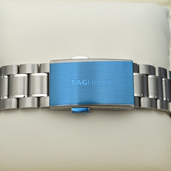 TAG Heuer 35mm Quartz Watch - 2 yr warranty activated w/purchase - Picture 5 of 6